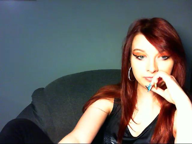 Live sex webcam photo for VirginLuna18 #263235103