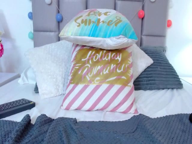 Live sex webcam photo for Mia_thompsons #255708378