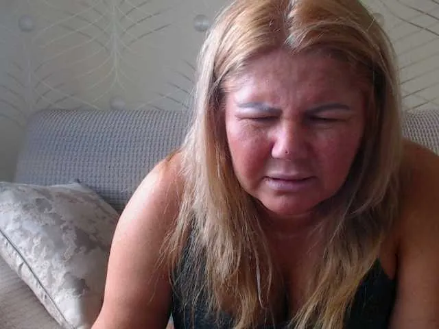 Live sex webcam photo for come2mom #241162639