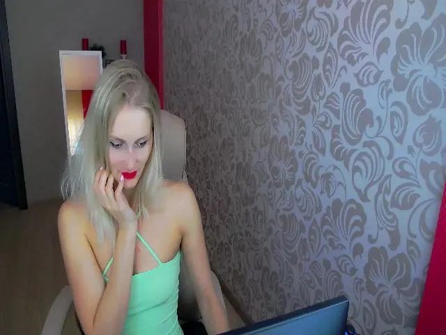 Live sex webcam photo for BlondiKatie #256777972