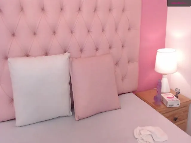 Live sex webcam photo for Keyra_R #260398131