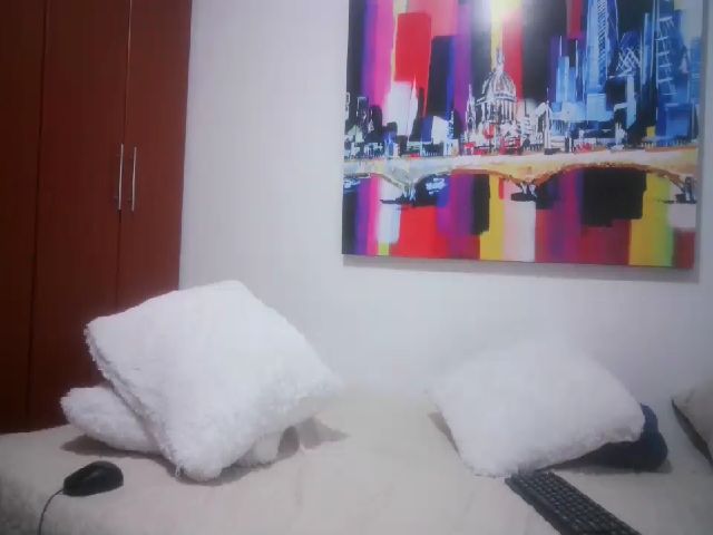 Live sex webcam photo for Sofiaparker1 #253993697