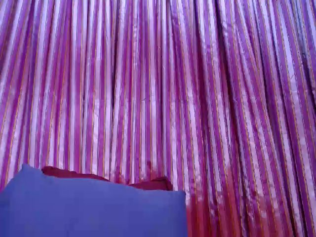 Live sex webcam photo for Aaliyah98x #254376446