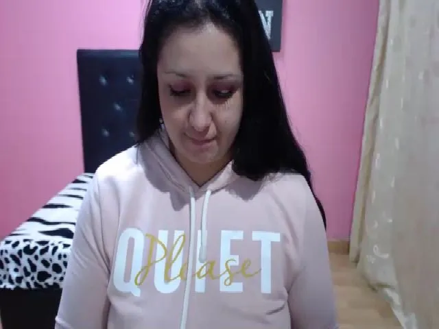 Live sex webcam photo for Orianafox #253317270