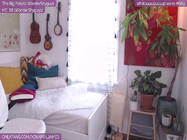 Live sex webcam photo for AprilJames #261455239