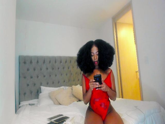 Live sex webcam photo for Afro__Goddess #253326211