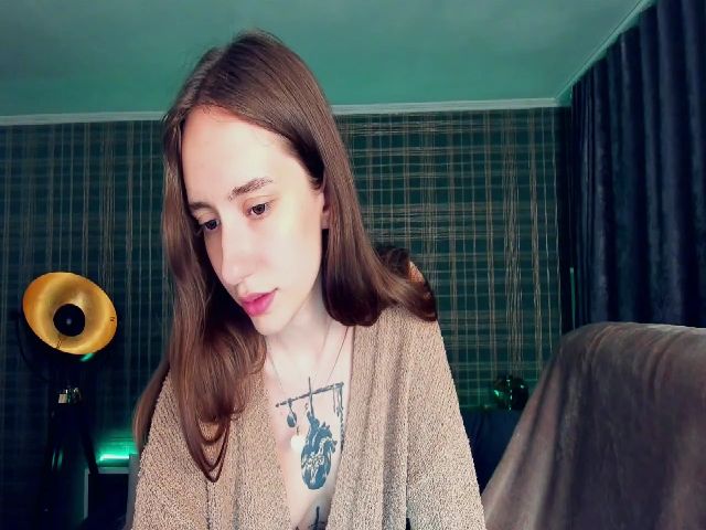 Live sex webcam photo for Emmi__ #258181055