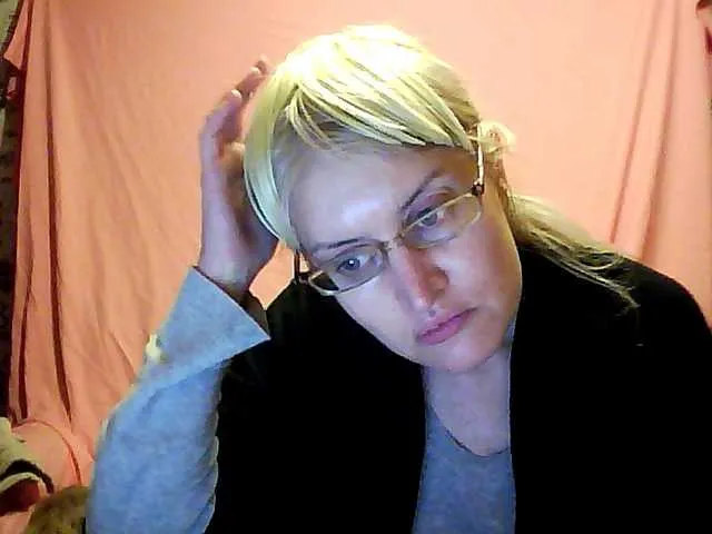 Live sex webcam photo for angelline #241436319