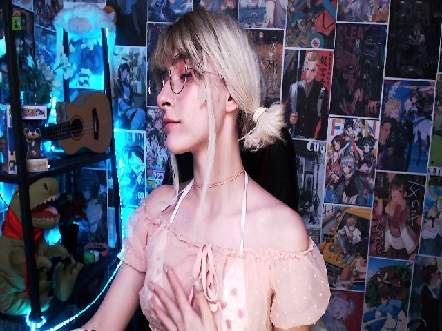 Live sex webcam photo for Manarose27 #257179100