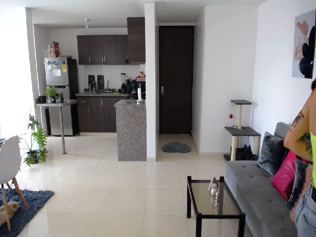 Live sex webcam photo for Valen_giraldo #259433075