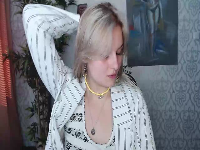 Live sex webcam photo for Dorina_xX #264898452