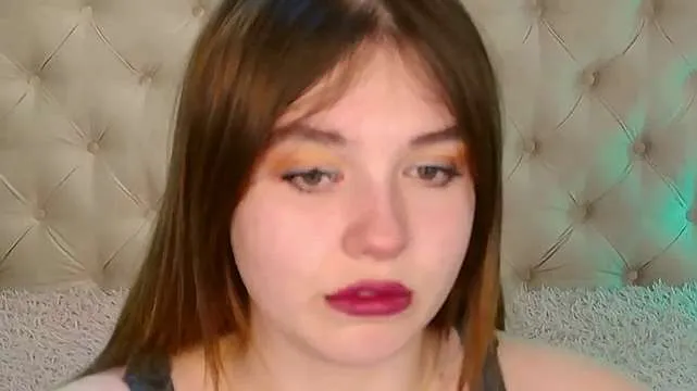 Live sex webcam photo for KarleeGreyy #245074036