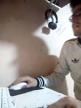 Live sex webcam photo for Acuarius16 #243525813