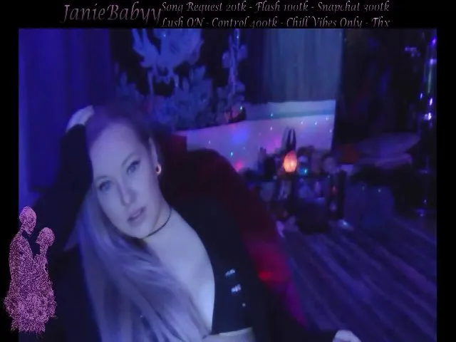 Live sex webcam photo for JanieBabyy #261882176