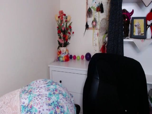 Live sex webcam photo for Adele_69 #259789348