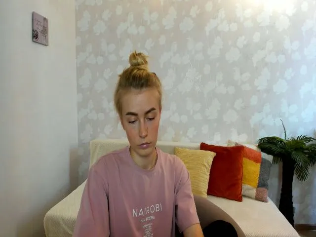 Live sex webcam photo for MissisRexa #260484148