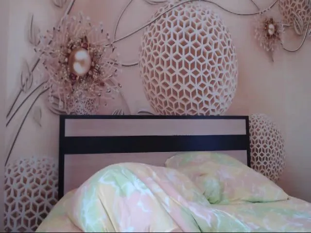 Live sex webcam photo for MeltingJulia #262020877