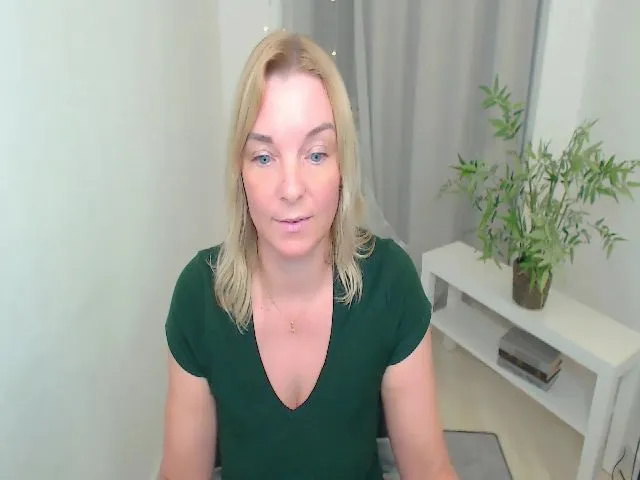 Live sex webcam photo for ReganLovely #262883114