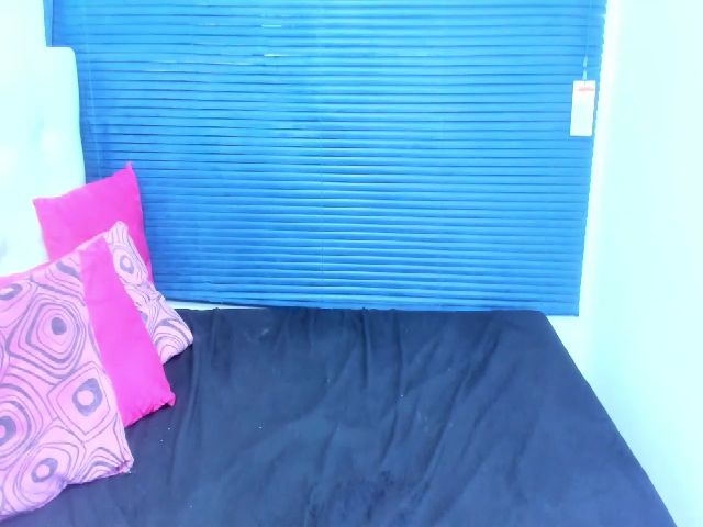 Live sex webcam photo for laura_1_ #265631347