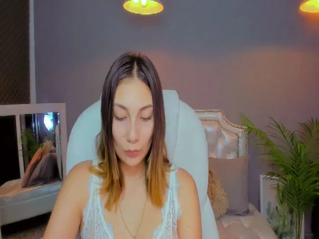 Live sex webcam photo for Emyconner #256649356