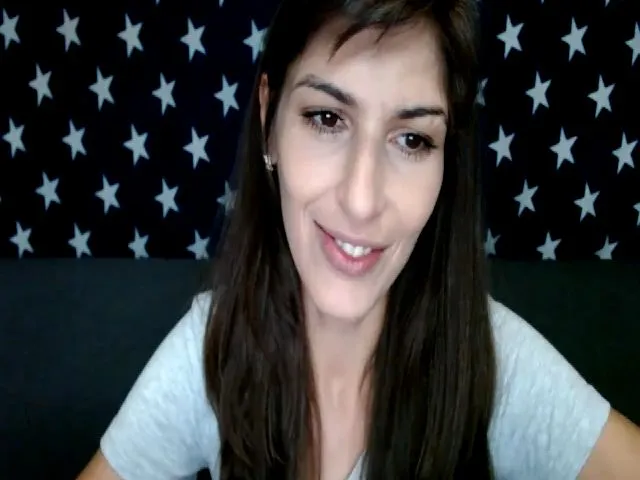 Live sex webcam photo for AnnaMFC_ #261141853