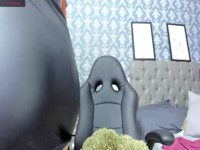 Live sex webcam photo for Linamacallan #257745844