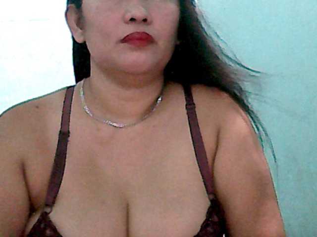 Live sex webcam photo for wildmom4u #241147761