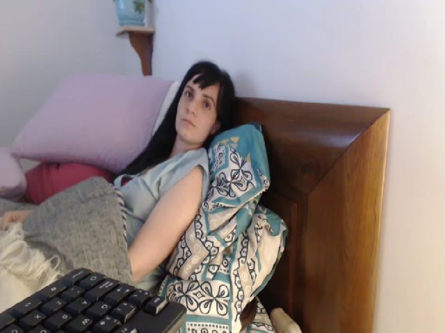 Live sex webcam photo for isabellazee2 #253999699