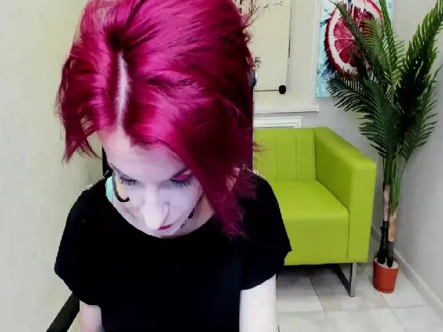 Live sex webcam photo for RubyBlaze #256883661