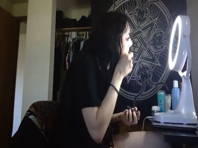 Live sex webcam photo for LilithLucid #264524768