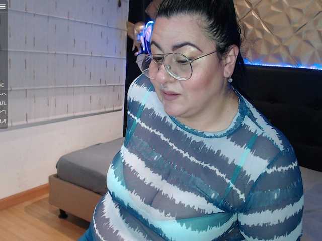 Live sex webcam photo for ginnylicious- #256180244