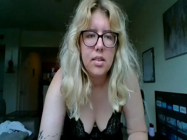 Live sex webcam photo for cozychristine #254505519