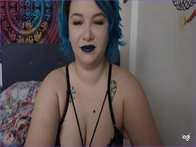 Live sex webcam photo for GoddessEmma #263584040