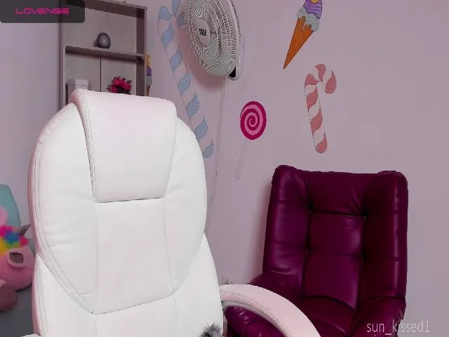 Live sex webcam photo for Sun_kissed1 #260547835