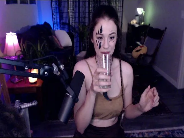 Live sex webcam photo for Sophelia #252370719