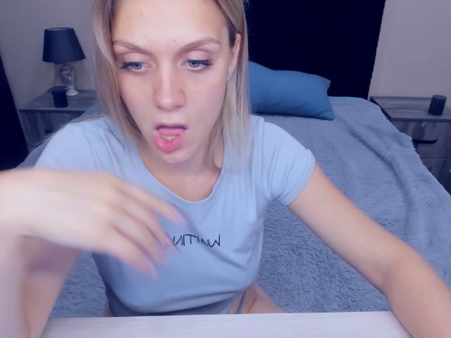 Live sex webcam photo for MeganKind #258082946