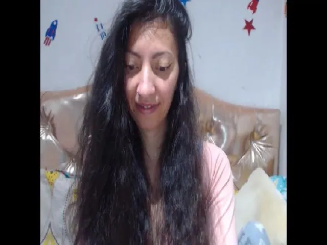 Live sex webcam photo for Kaymilf #253258815