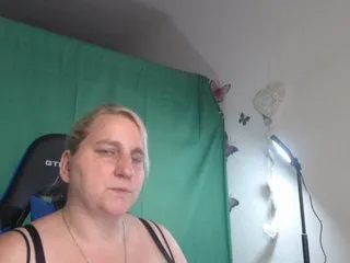 Live sex webcam photo for DrachenLady39 #240585047