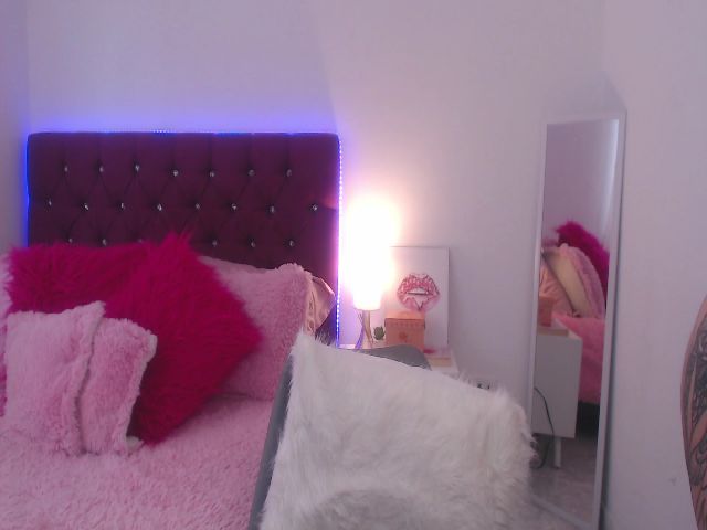 Live sex webcam photo for SamPuckett #255428147