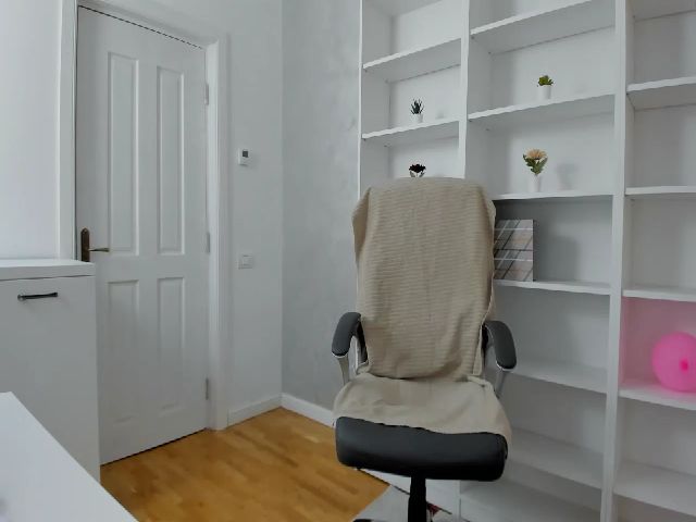 Live sex webcam photo for VanessaCroft #262979581