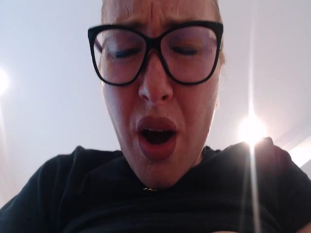 Live sex webcam photo for Singlemilff #263190965