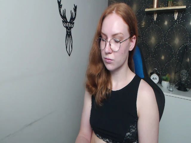 Live sex webcam photo for KISSxGABBY #254509459