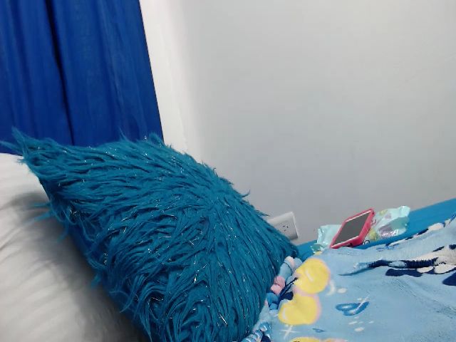 Live sex webcam photo for Honey21_ #253905108