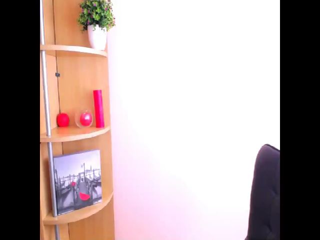 Live sex webcam photo for Miss_Vivian #263676373