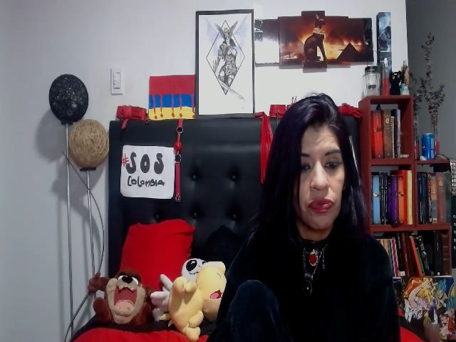 Live sex webcam photo for MilfKatty #253348323