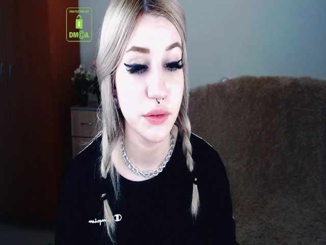 Live sex webcam photo for Alison_Moonli #252306847