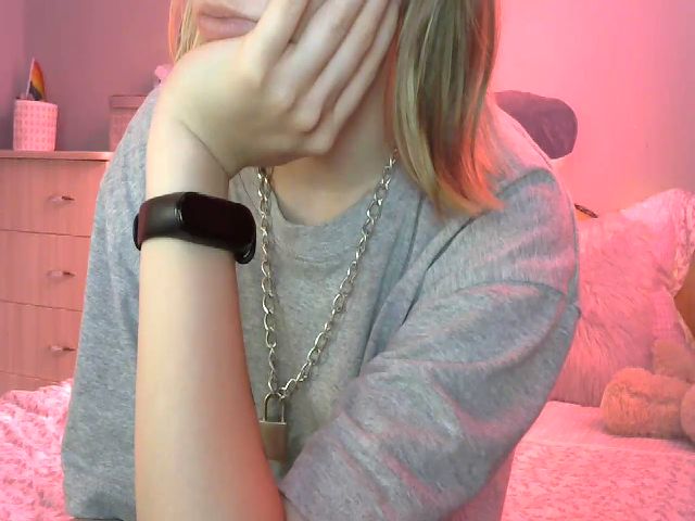 Live sex webcam photo for BellaRaim #263646552