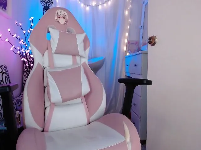 Live sex webcam photo for ANGELLICAQUEN #257940937