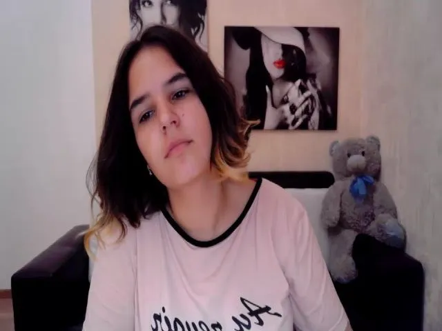 Live sex webcam photo for Erin_Holmes #255668327