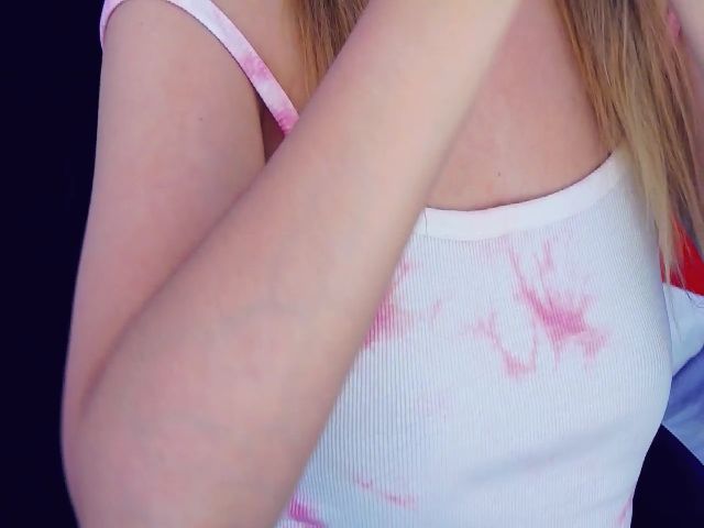 Live sex webcam photo for MillaLoves #256264020